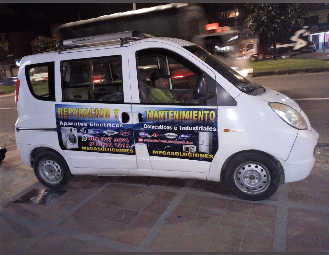 Van de servicio MegaSoluciones - Reparación a domicilio en Bucaramanga